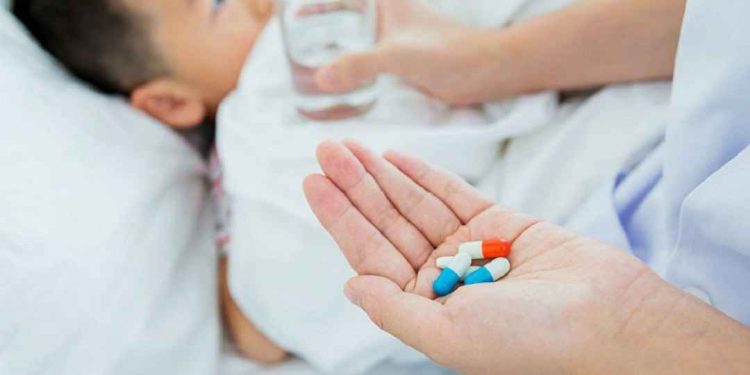 Những lưu ý khi dùng thuốc hạ sốt cho trẻ em