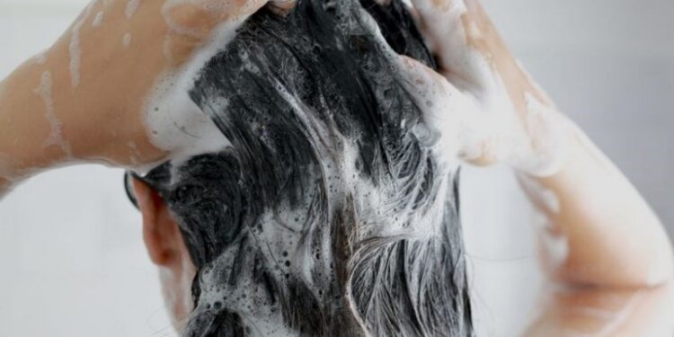 Lưu ý khi sử dụng dầu gội mọc tóc